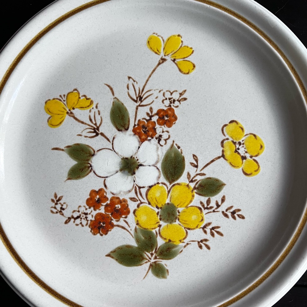 DeVille Designer Collection by Jon Paul Spring Song Plate - Picture 2 of 5